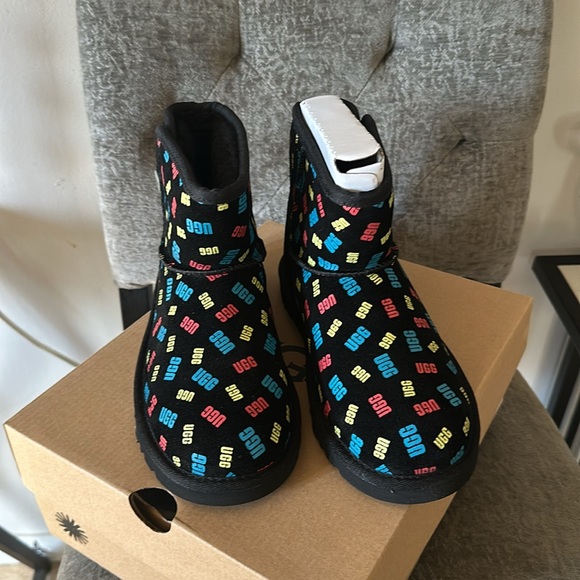 Ugg boots Jona confetti logo size 3 - Picture 2 of 3